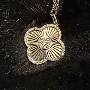 Ferkos 14K White Gold Diamond Clover Pendant Necklace 17” Chain EUC